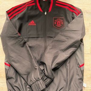 manchester united jacket size M- Barely used